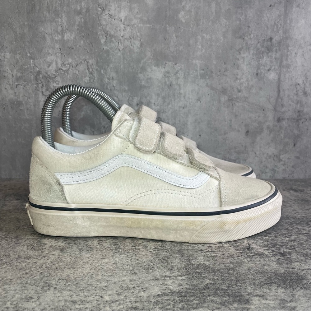 Vans Old Skool Velcro Sneakers in Off-White and White